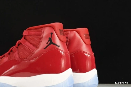 Hyperoad MENS RETRO“GYM 11 RED” AIR JORDAN 0827